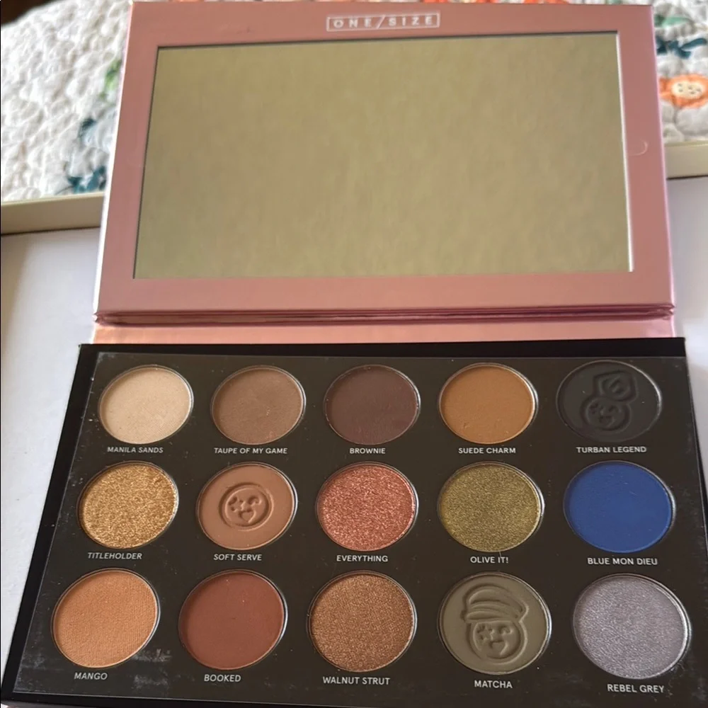 ONE/SIZE Patrick Starrr Visionary Eyeshadow Palette - Picture 4 of 9